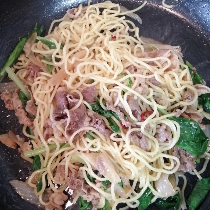 簡単！牛丼の具で甘辛焼きそば